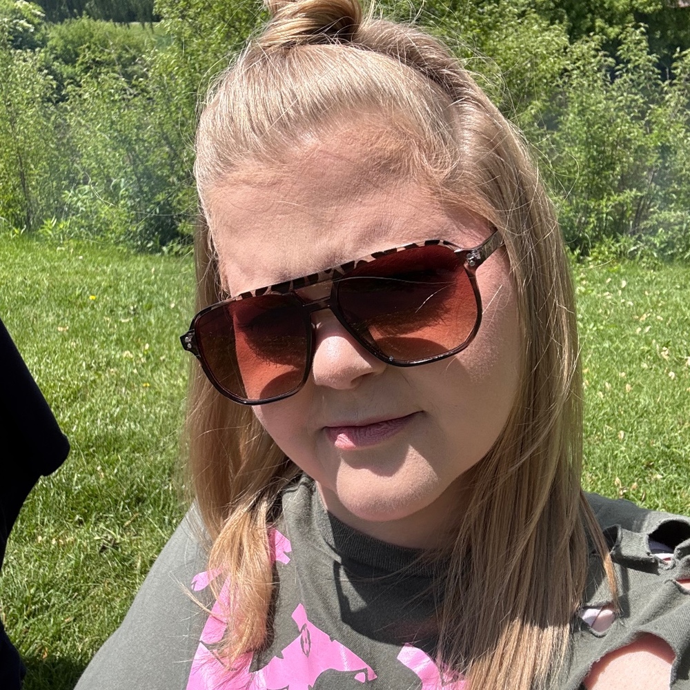 Meet your Posher, Candice